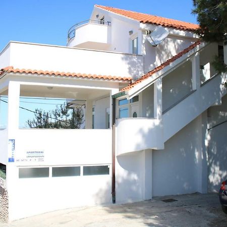 Apartman Toni ตราสนิสเซ ภายนอก รูปภาพ