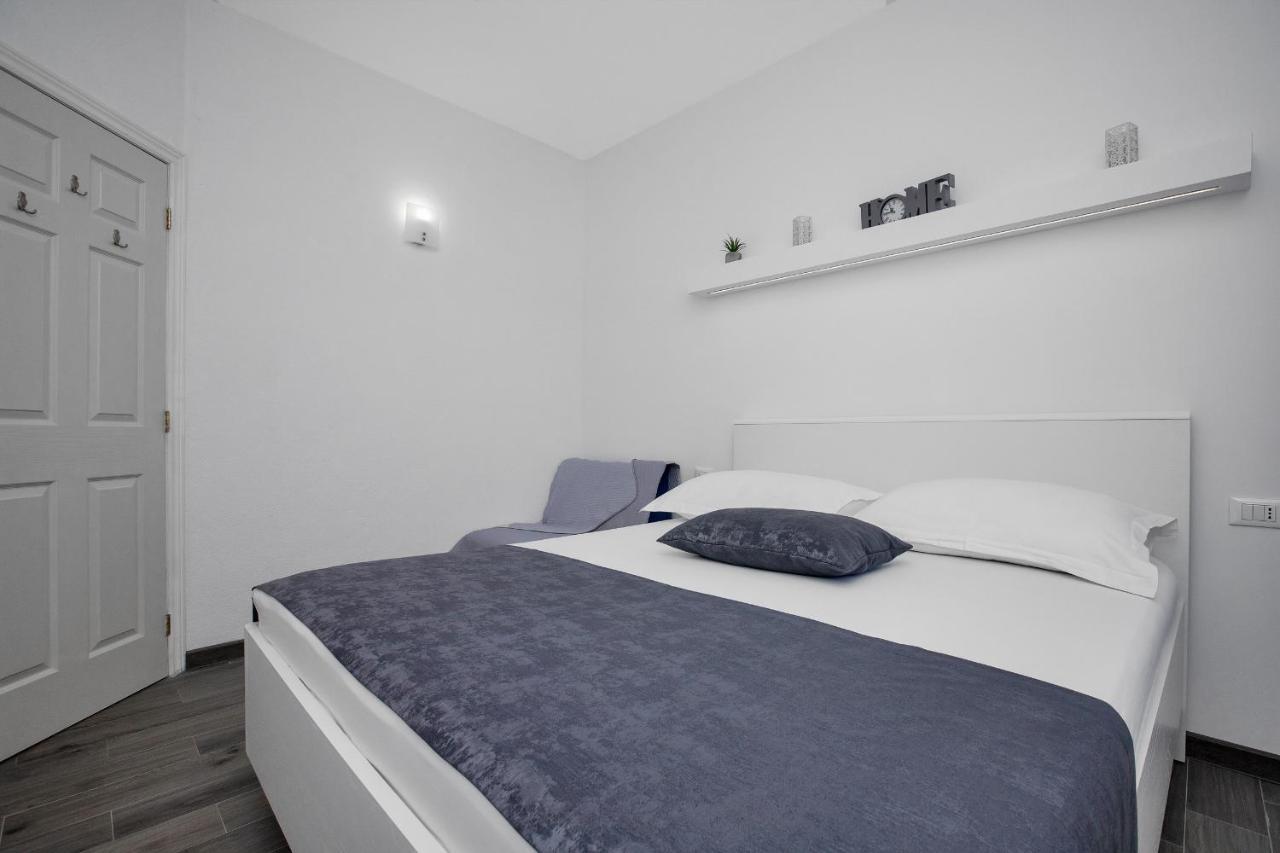 Apartman Toni ตราสนิสเซ ภายนอก รูปภาพ